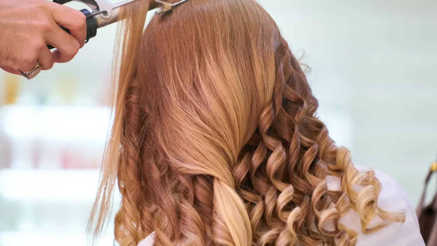 How to Use Curling Tongs – 9 Steps to Beautiful Curls